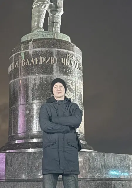 Максим из Кстова, мне 22, познакомлюсь для постоянных отношений