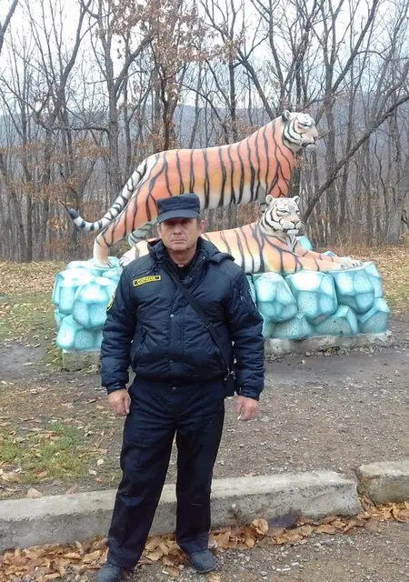 Валерий из Уссурийска, ищу на сайте знакомства на одну ночь