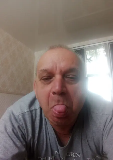 Максим из Екатеринбурга, ищу на сайте знакомства на одну ночь