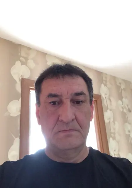 Я Олег, 62, из Москвы, ищу знакомства без обязательств