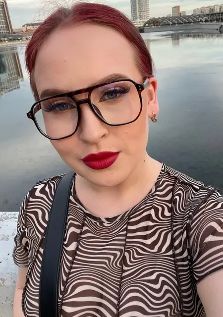 Я Даша, 18, из Екатеринбурга, ищу знакомство для вирта