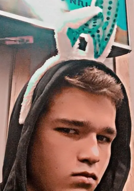 Данчик из Омска, мне 18, познакомлюсь без обязательств