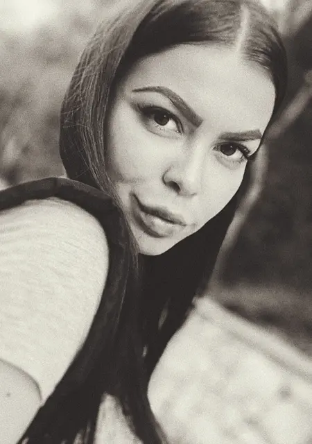 Карина из Симферополя, мне 27, познакомлюсь для приятного времяпровождения