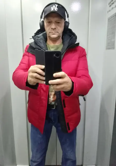 Я Станислав, 45, из Омска, ищу знакомства на одну ночь