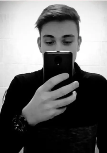 Я Никита, 25, из Иркутска, ищу знакомство для приятного времяпровождения