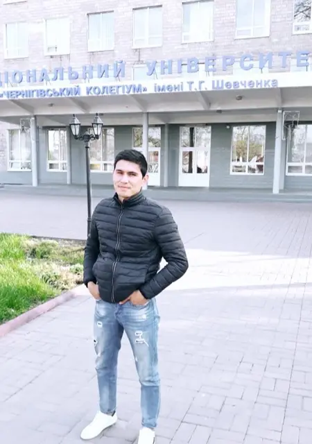 Тимур из Чернигова, мне 28, познакомлюсь для вирта