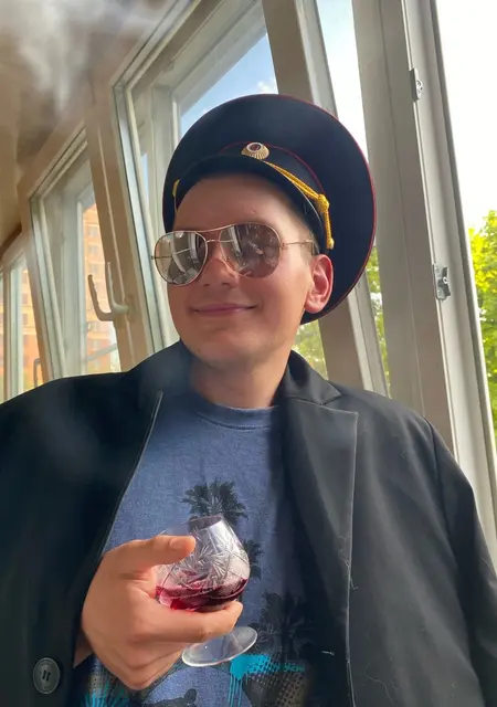 Я Владимир, 23, из Пушкина, ищу знакомства без обязательств