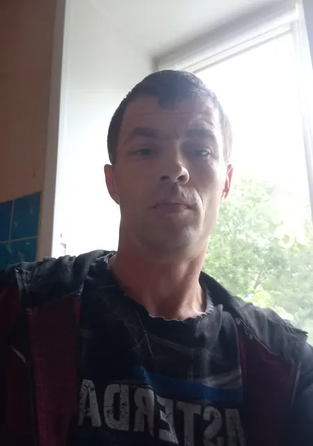 Серж из Свободного, мне 42, познакомлюсь без обязательств