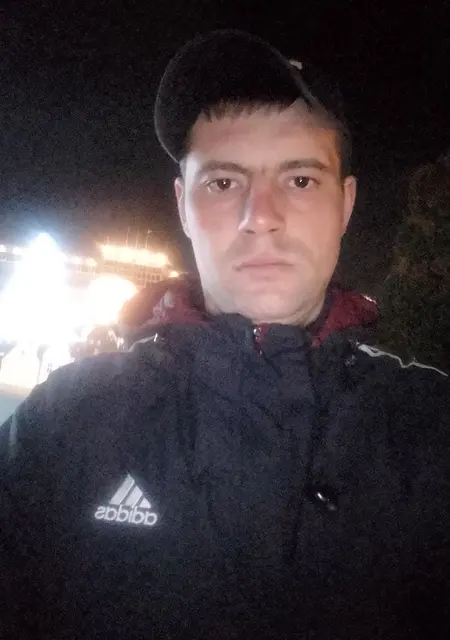 Максим из Верхней Салды, ищу на сайте знакомства на одну ночь