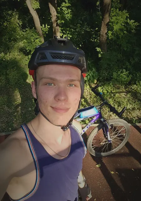 Даниил из Брянска, мне 19, познакомлюсь на одну ночь