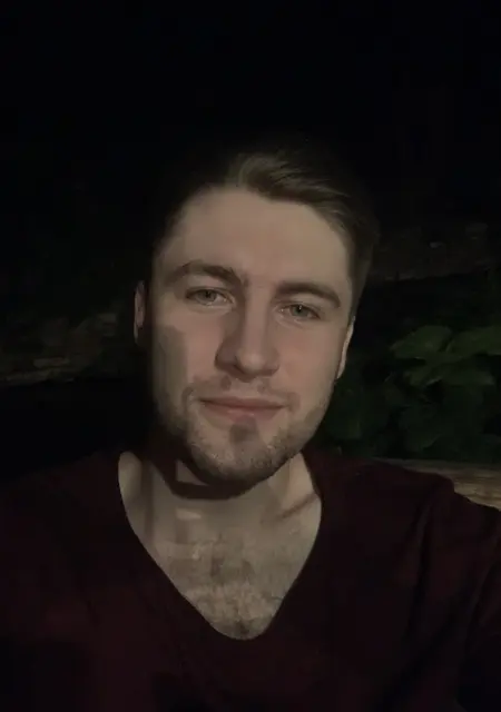 Дима из Кривого Рога, мне 32, познакомлюсь для приятного времяпровождения