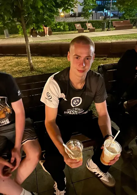 Артём из Пензы, ищу на сайте знакомства на одну ночь