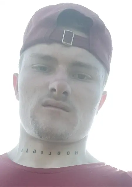 Саша из Гродно, мне 21, познакомлюсь для приятного времяпровождения