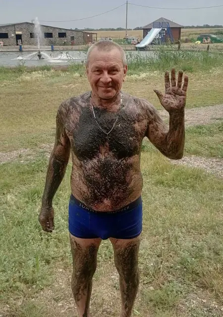 Виктор из Саратова, мне 62, познакомлюсь для дружбы