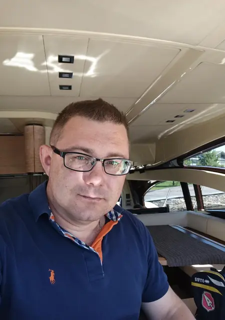 Константин из Химок, мне 42, познакомлюсь для общения