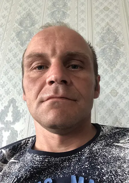 Я Игорь, 44, из Медвежьегорска, ищу знакомства без обязательств