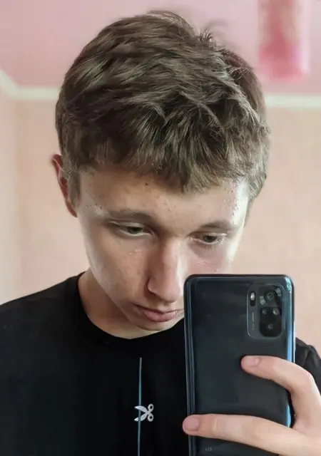 Артем из Новочеркасска, мне 19, познакомлюсь для постоянных отношений