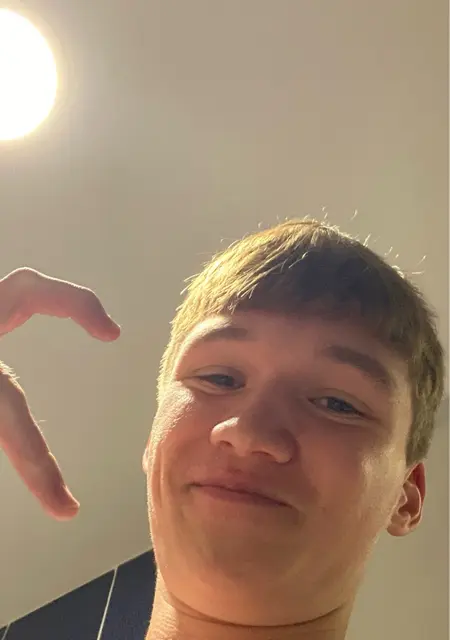 Я Серд, 21, из Челябинска, ищу знакомства на одну ночь