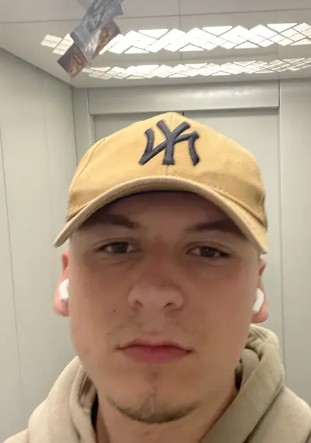 Я Андрей, 20, знакомлюсь без обязательств в Челябинске