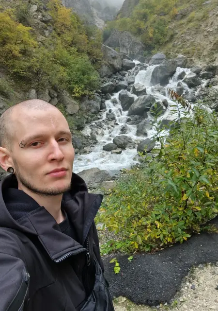 Макс из Владикавказа, ищу на сайте знакомства на одну ночь