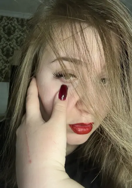 Я Анжелика, 21, знакомлюсь для общения в Омске