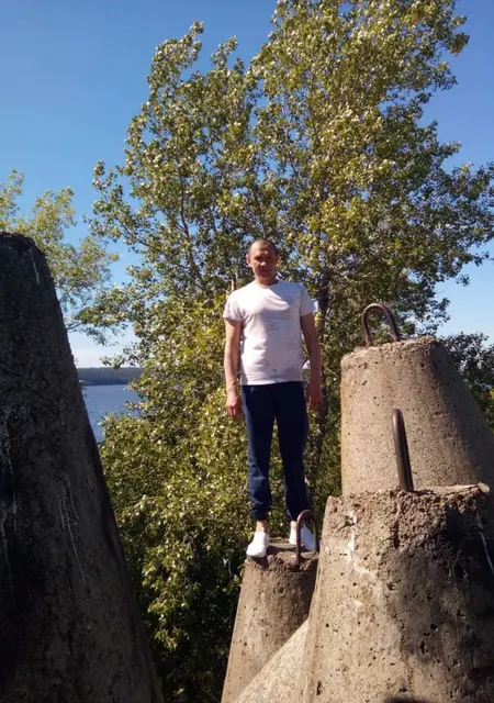 Я Эдуарт, 41, знакомлюсь без обязательств в Белебее