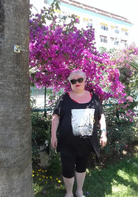 Милана из Уфы, ищу на сайте постоянные отношения