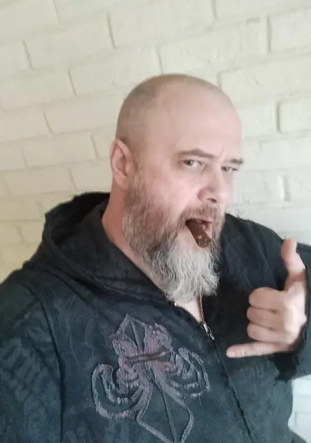 Дмитрий из Александрова, ищу на сайте общение