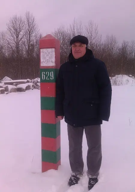 Я Виктор, 65, знакомлюсь для вирта в Мончегорске