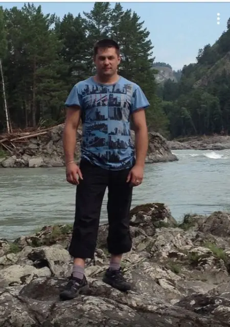 Я Санек, 36, знакомлюсь без обязательств в Бийске