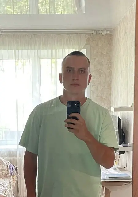 Я Даниил, 21, из Кирова, ищу знакомства без обязательств