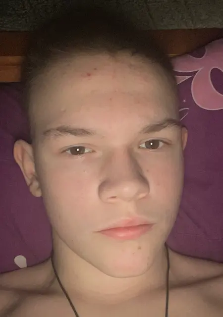 Я Тёма, 18, из Сыктывкара, ищу знакомство для вирта