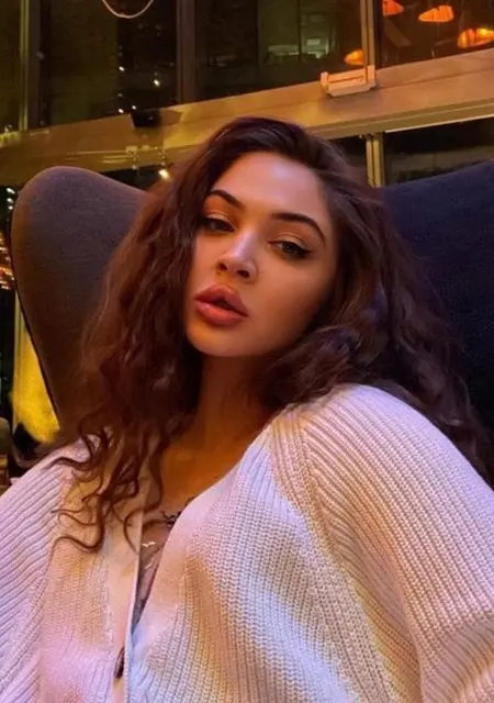 Кристина из Сочи, ищу на сайте общение