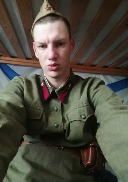 Я Арсений, 21, из Петрозаводска, ищу знакомства на одну ночь