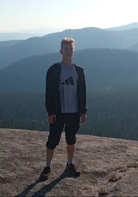 Я Денис, 25, из Абакана, ищу знакомство для вирта