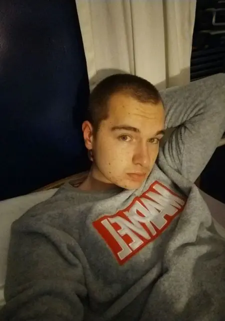 Я Phoenix, 21, из Лондона, ищу знакомство