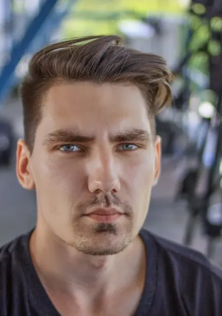 Андрей из Луганска, мне 31, познакомлюсь для постоянных отношений