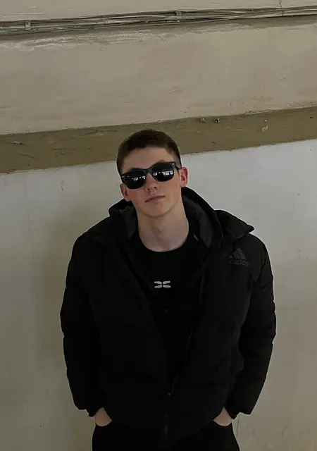 Я Саша, 18, знакомлюсь без обязательств в Сыктывкаре