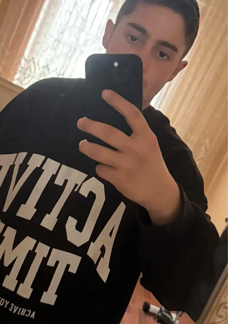 Я Антон, 25, знакомлюсь для приятного времяпровождения в Михайловске