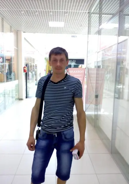 Я Саша, 36, из Мирного, ищу знакомства на одну ночь