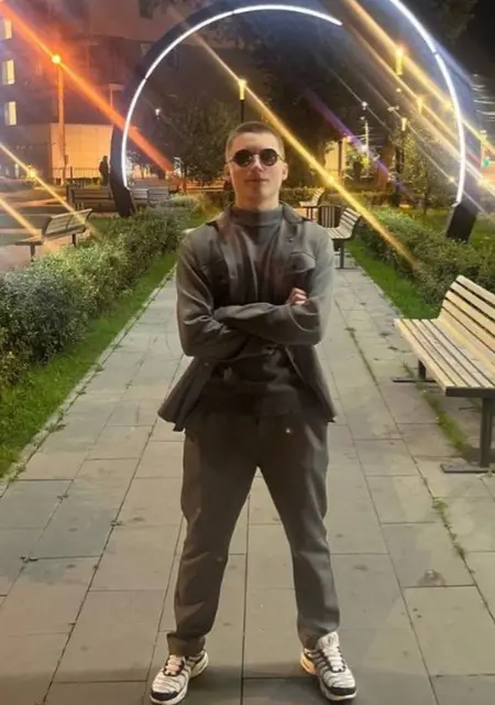 Я Кирилл, 18, знакомлюсь на одну ночь в Челябинске