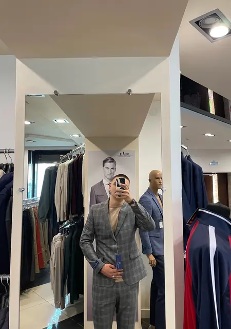 Артур из Сарапула, ищу на сайте знакомства на одну ночь