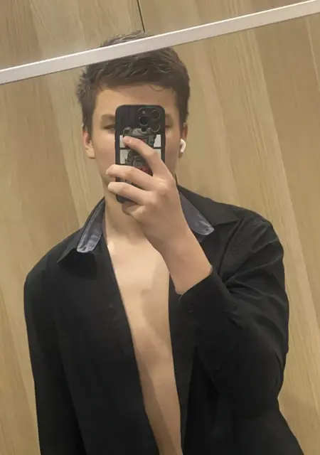 Я Вова, 20, из Люберец, ищу знакомство для вирта