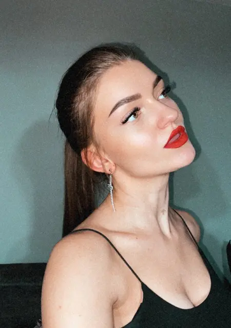 Злата из Донецка, мне 23, познакомлюсь для общения