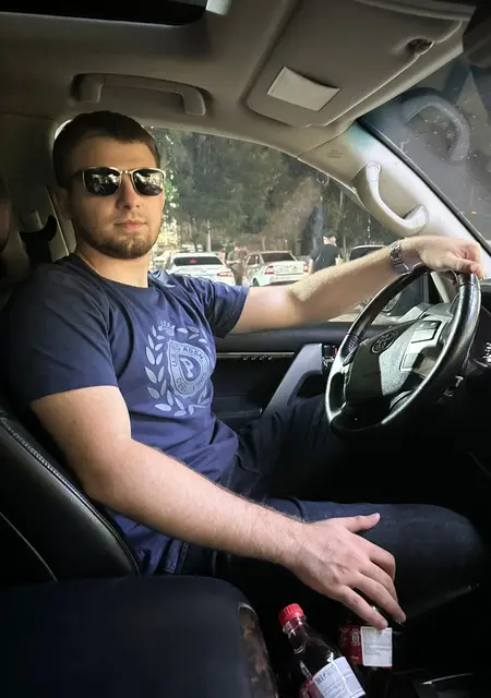 Я Умар, 25, из Дербента, ищу знакомства без обязательств