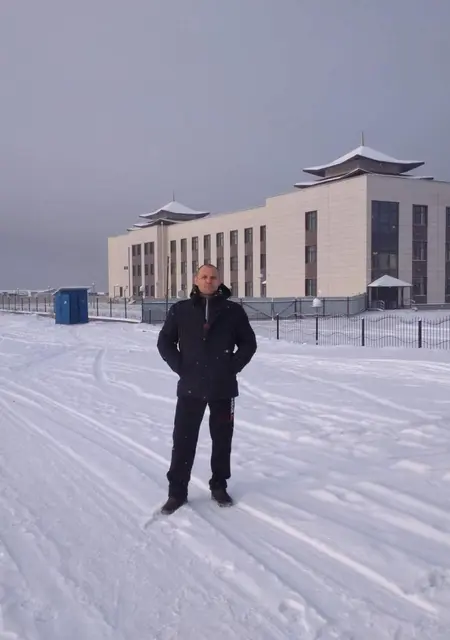 Я Дмитрий, 39, из Мурманска, ищу знакомство для приятного времяпровождения