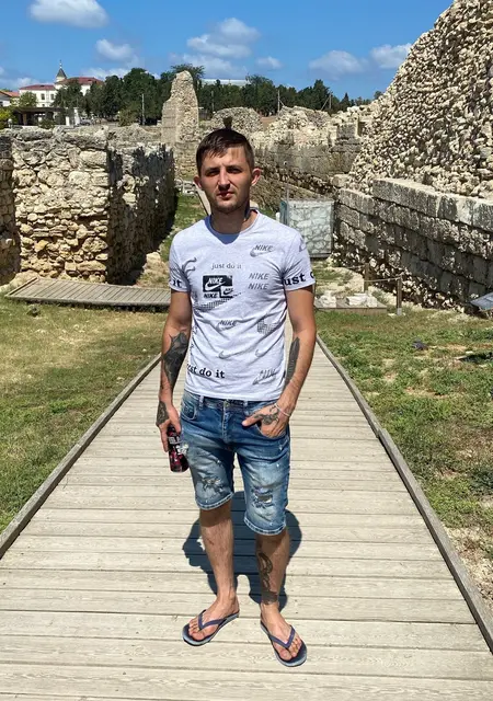 Владислав из Абинска, мне 26, познакомлюсь для постоянных отношений