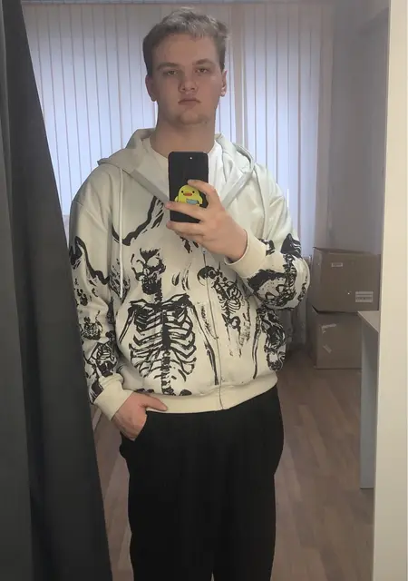 Я Даниил, 18, знакомлюсь без обязательств в Санкт-Петербурге