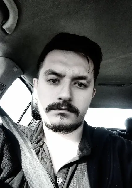 Я Кирилл, 26, из Москвы, ищу знакомства без обязательств