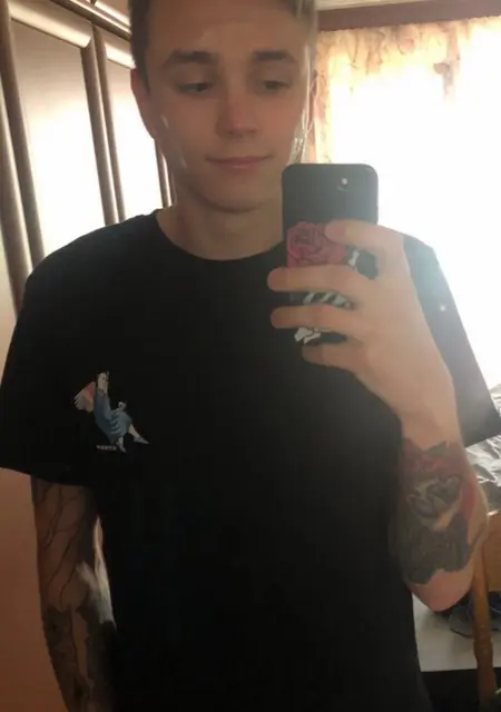 Я Андрей, 25, знакомлюсь без обязательств в Видном